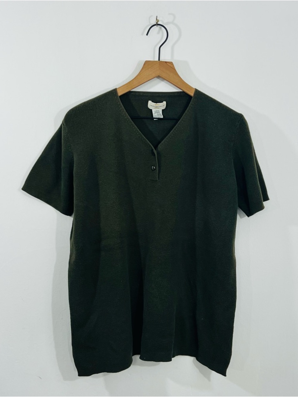Yarn Works Forest Green Short Sleeve Knit Sweater Top V Neck Two Buttons Size L
